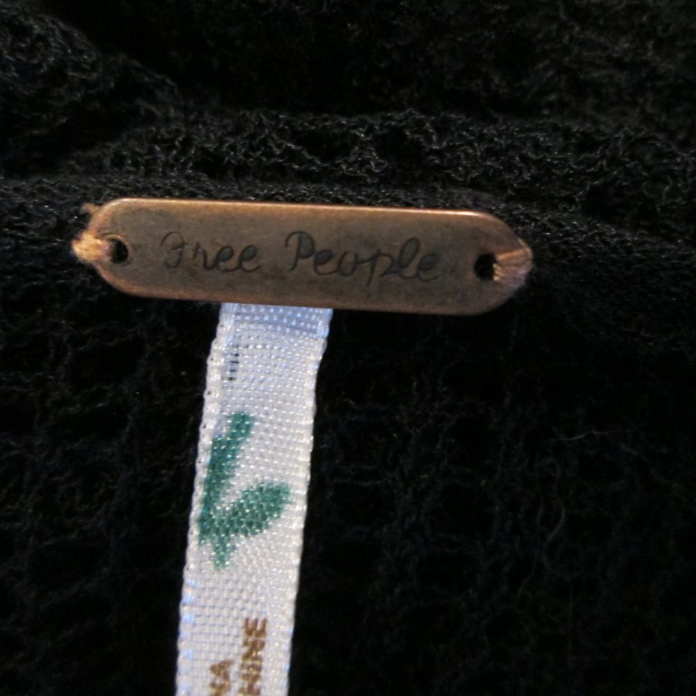 *SOLD* Free People Lace Fringed Poncho Beach Cover Up - Picture 5 of 6